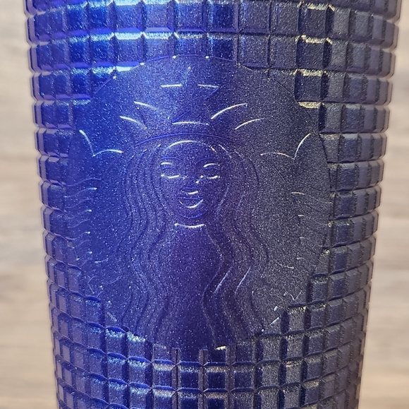 NEW! Starbucks 2023 COBALT BLUE Glitter Grid 24oz Venti Tumbler *RARE* - Picture 7 of 7